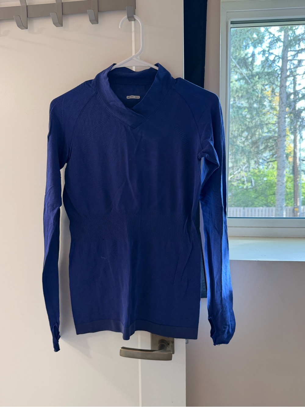 VINTAGE lululemon women’s Blue Long Sleeve V-Neck tech top